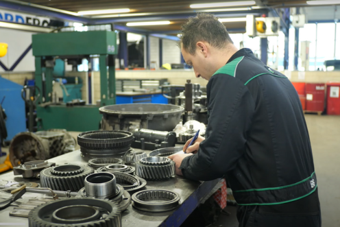 Vrachtwagenonderdelen dealer